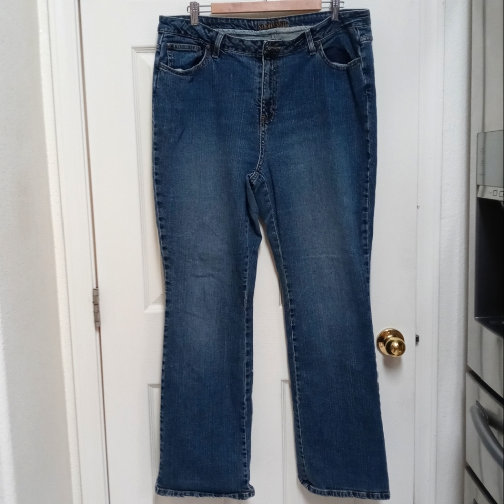 St John's Bay Women's Blue Jeans Vintage